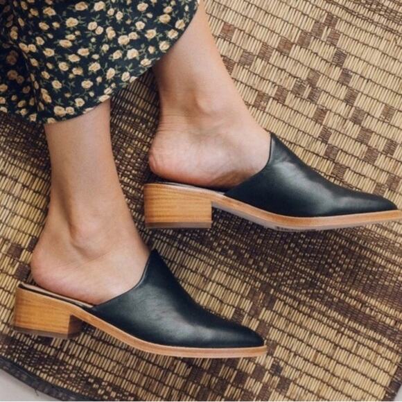 Soludos The Venetian Mule Slip On Flats Black Leather Round Toe Size 7 - Picture 1 of 6